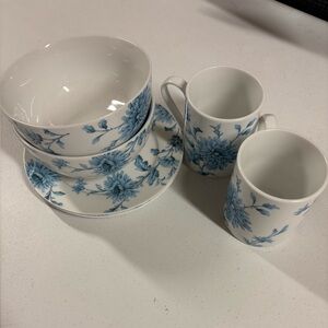 Spode vintage denimFloral Blue and White Dinnerware Set